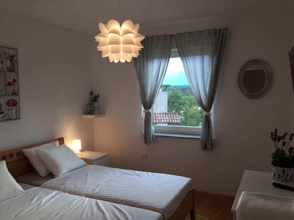 Apartments Papalinna By Moro Malinska Quarto foto